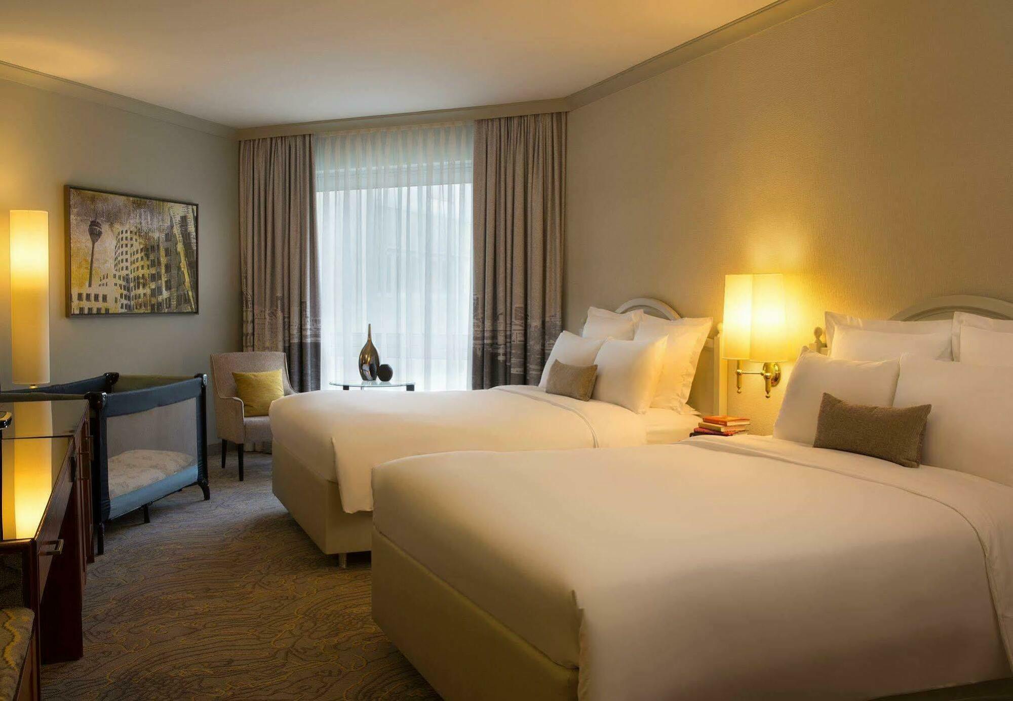 Renaissance Duesseldorf Hotel Eksteriør bilde