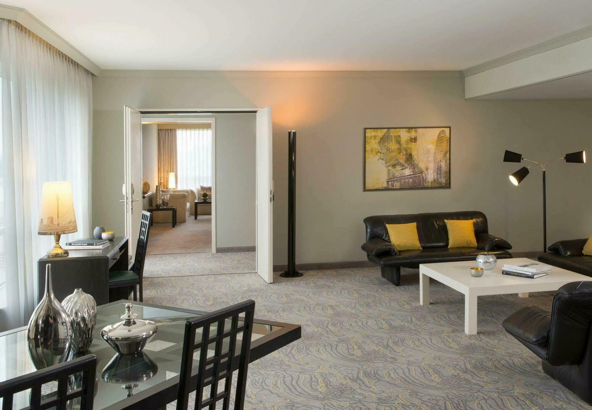 Renaissance Duesseldorf Hotel Eksteriør bilde